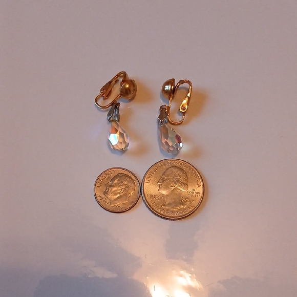 Vintage Sarah Coventry Aurora Borialis Crystal Drop Gold Tone Earrings - Picture 6 of 6